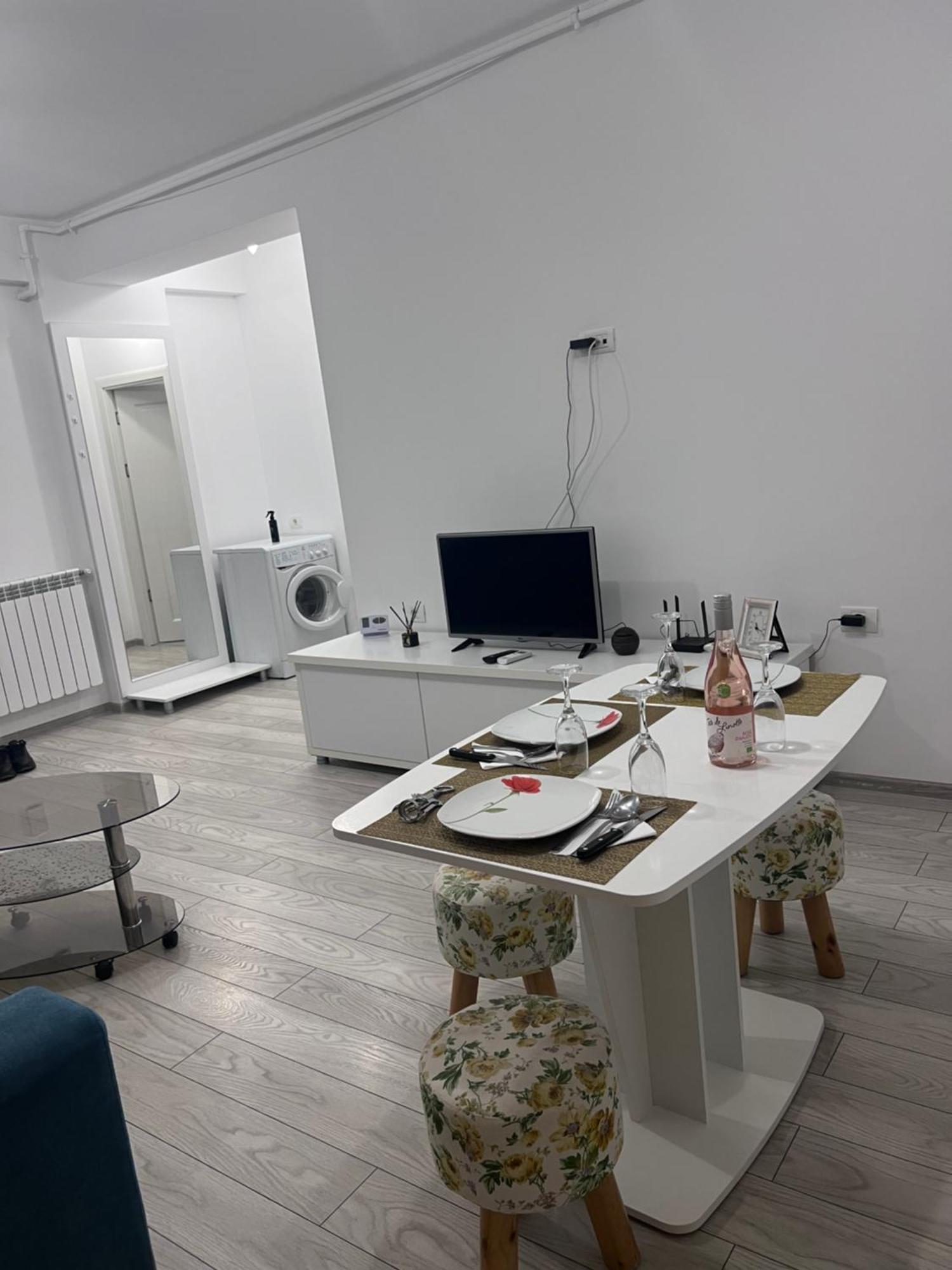 Cris Sunny Apartaments Năvodari Eksteriør bilde